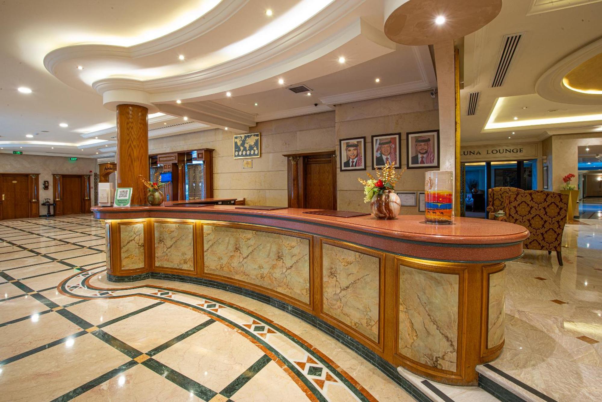 Bristol Hotel Amman Bagian luar foto